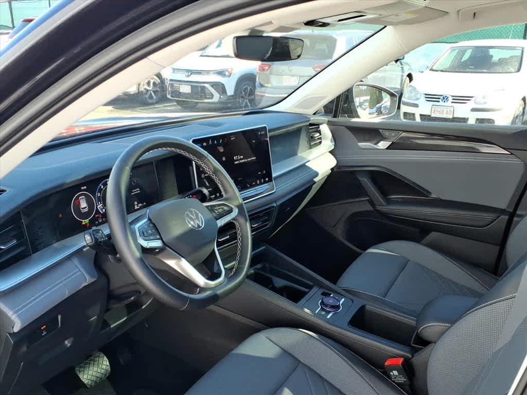 used 2025 Volkswagen Tiguan car, priced at $32,992