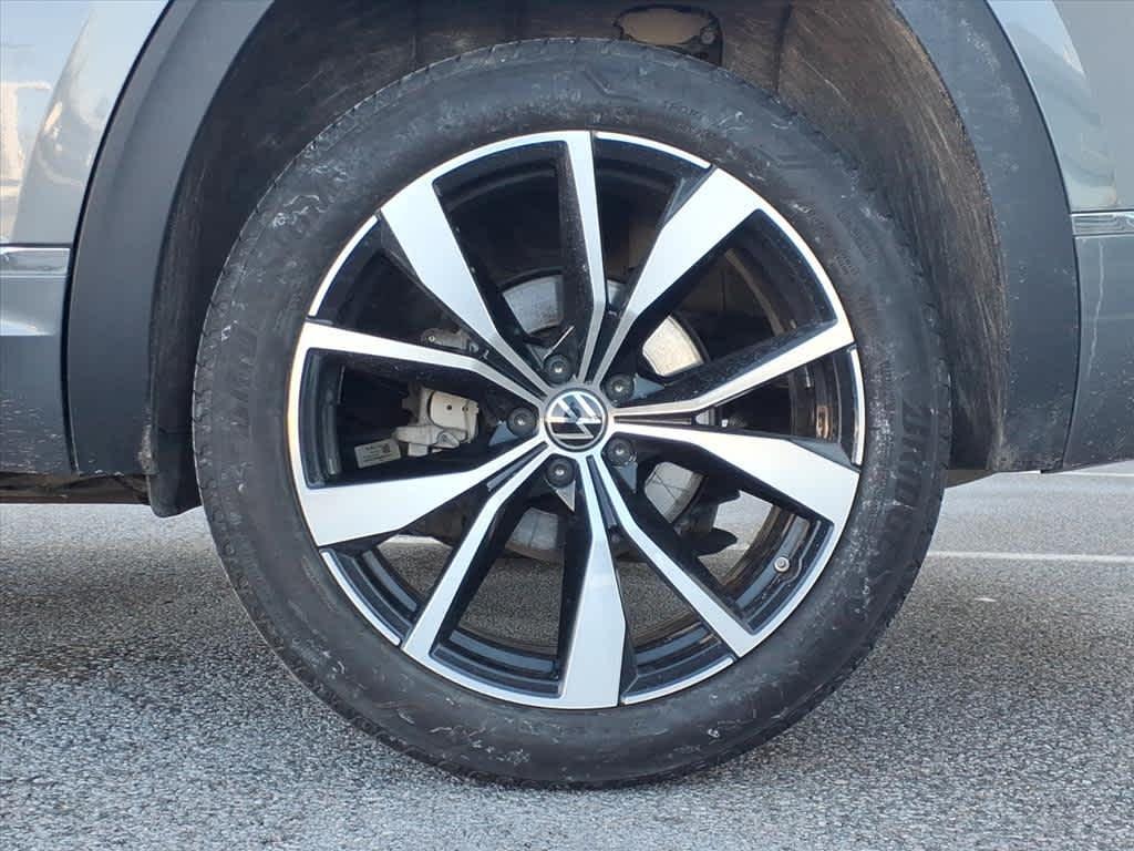 used 2025 Volkswagen Atlas car, priced at $44,994