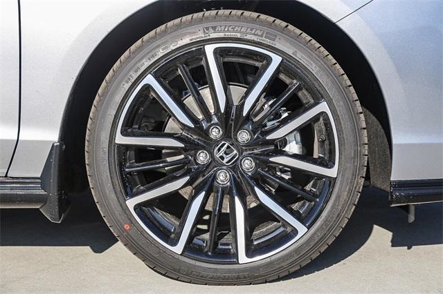 new 2025 Honda Accord Hybrid car