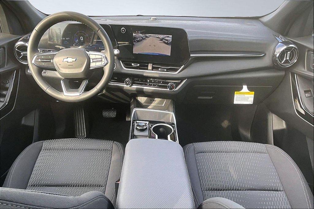 new 2026 Chevrolet Equinox car, priced at $30,279