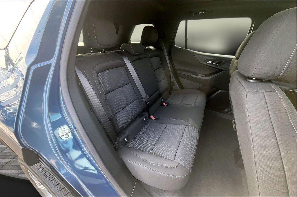 new 2026 Chevrolet Equinox car, priced at $30,279