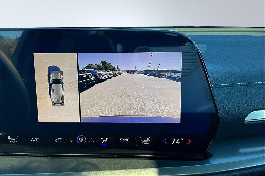 new 2026 Chevrolet Traverse car, priced at $43,819