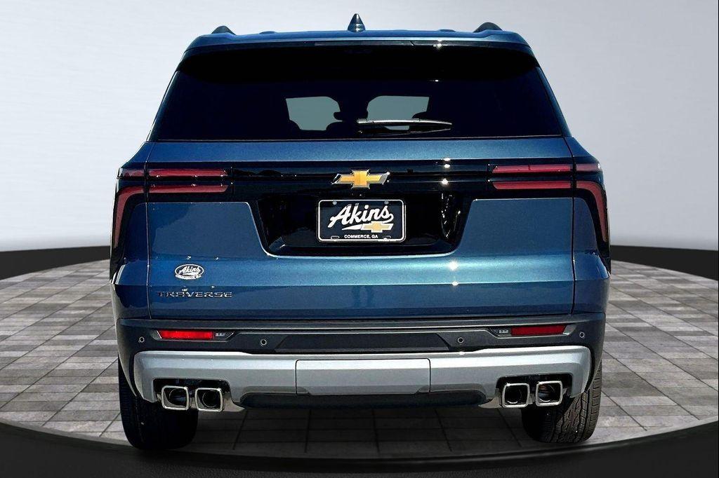 new 2026 Chevrolet Traverse car, priced at $43,819