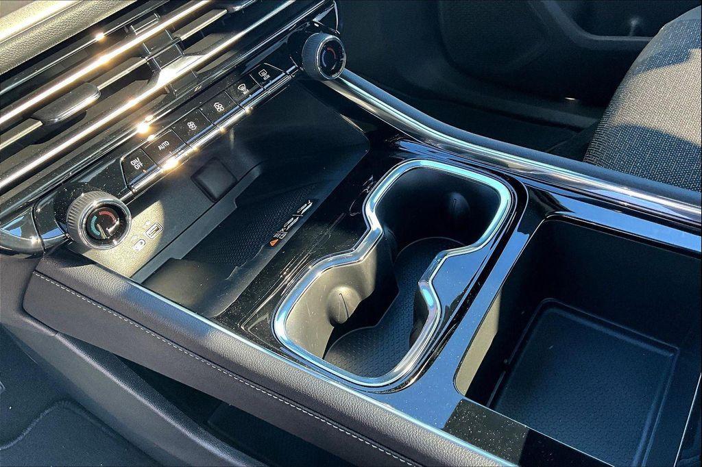 new 2026 Chevrolet Traverse car, priced at $43,819