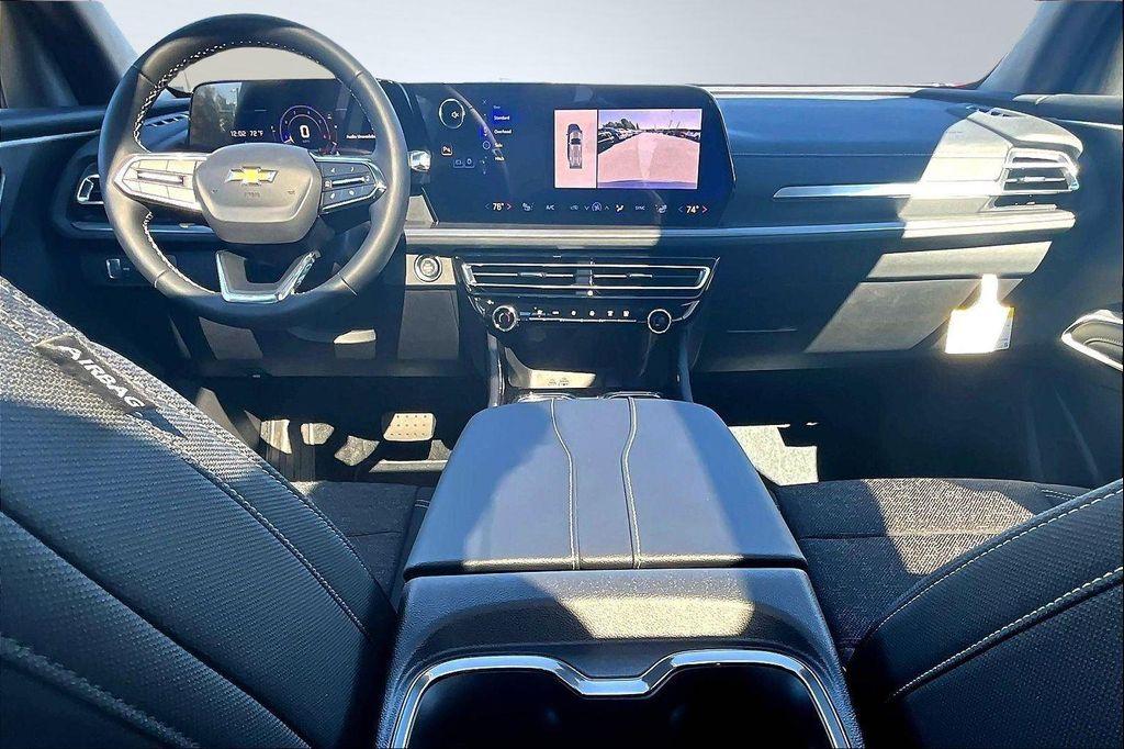 new 2026 Chevrolet Traverse car, priced at $43,819