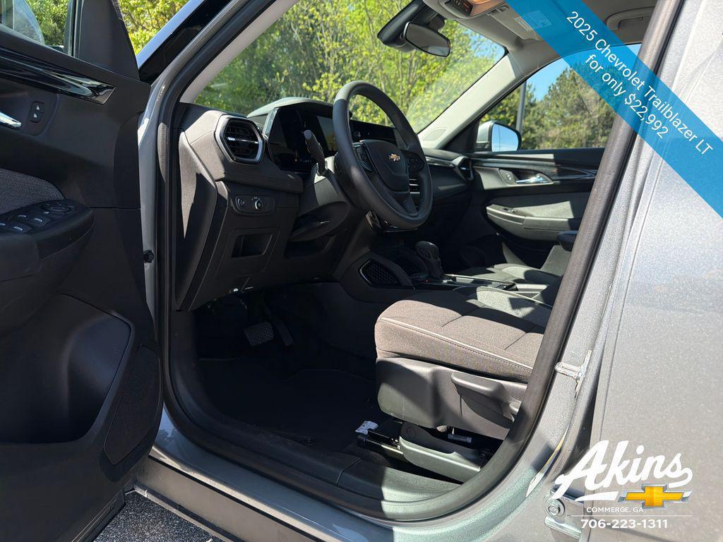 used 2025 Chevrolet TrailBlazer car, priced at $23,791