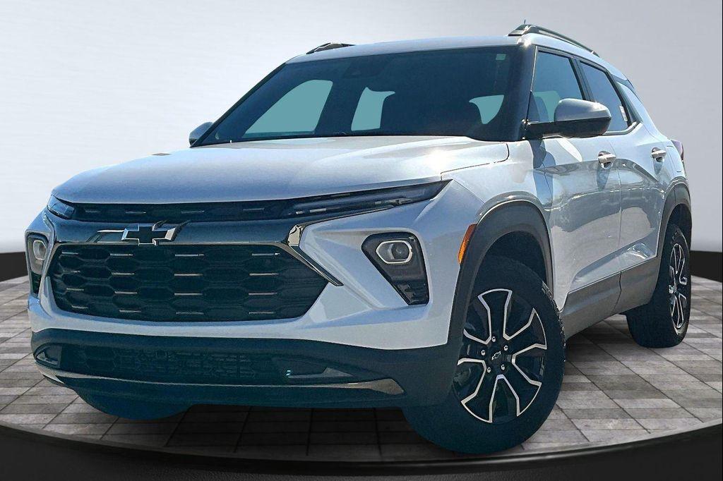 new 2025 Chevrolet TrailBlazer car, priced at $28,434