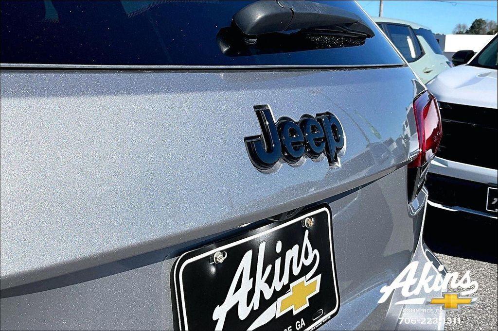 used 2021 Jeep Grand Cherokee car, priced at $15,164