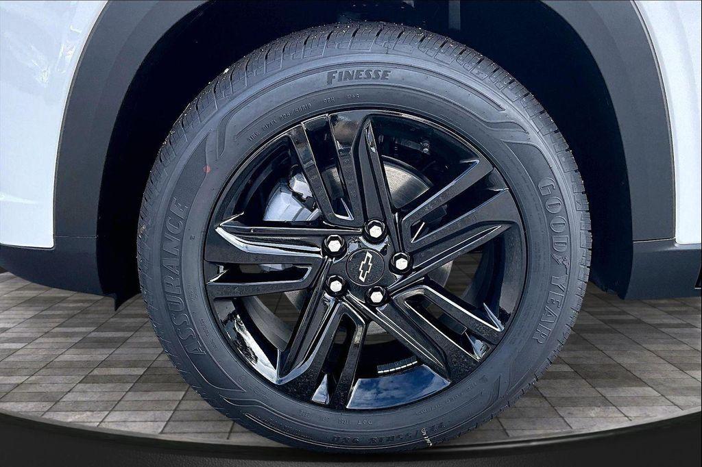 new 2026 Chevrolet Trax car, priced at $27,568
