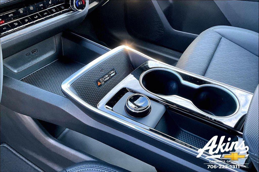 new 2026 Chevrolet Equinox car, priced at $30,339