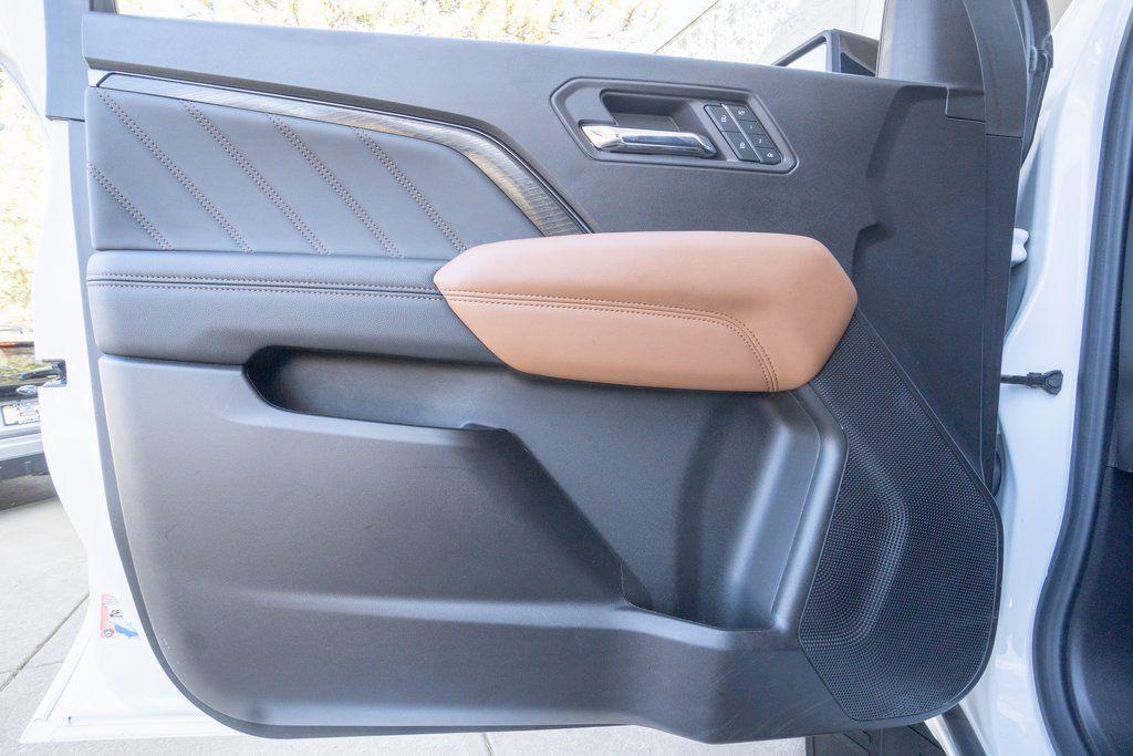 used 2023 GMC Canyon car, priced at $38,994