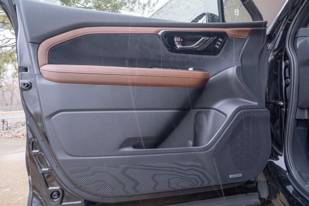 new 2025 Subaru Forester Hybrid car, priced at $43,554