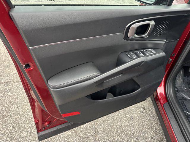 used 2023 Kia Sorento car, priced at $25,634