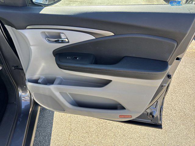 used 2020 Honda Pilot car, priced at $22,517