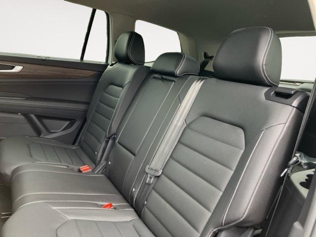 new 2025 Volkswagen Atlas car, priced at $44,354