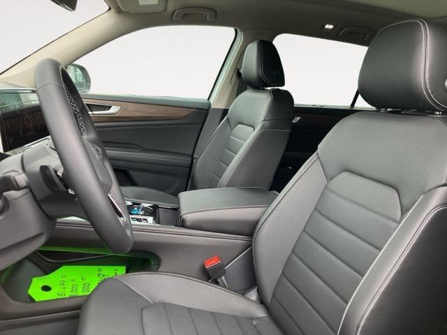 new 2025 Volkswagen Atlas car, priced at $44,354