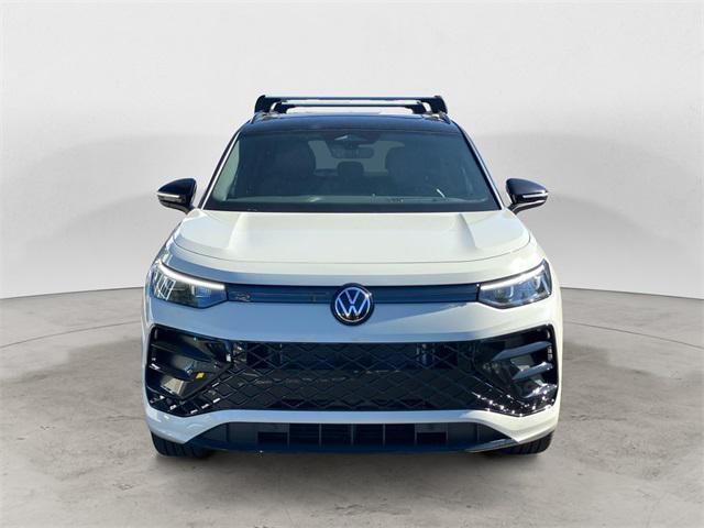 new 2025 Volkswagen Tiguan car, priced at $37,296