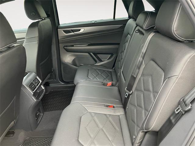 new 2026 Volkswagen Atlas Cross Sport car, priced at $45,124