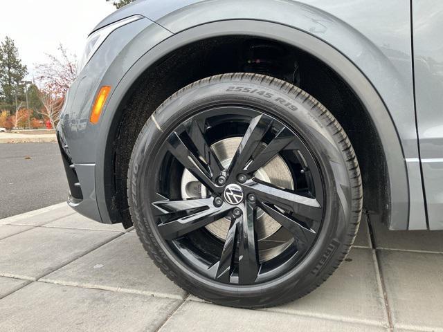 new 2024 Volkswagen Tiguan car, priced at $38,031