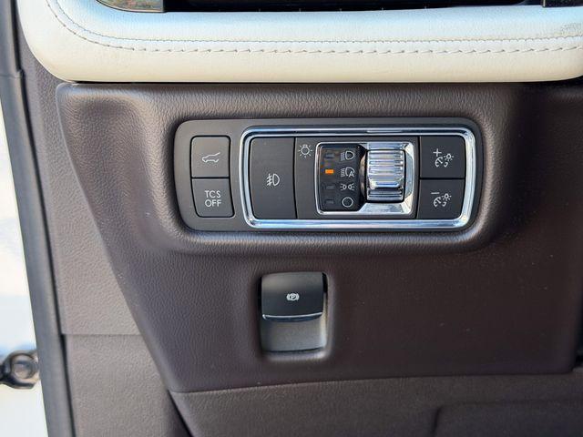 used 2022 Lincoln Nautilus car, priced at $36,652