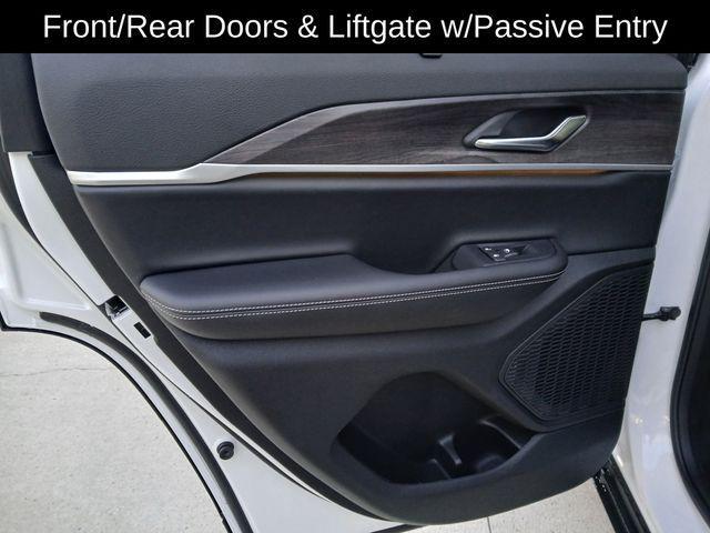 new 2025 Jeep Grand Cherokee car, priced at $49,371