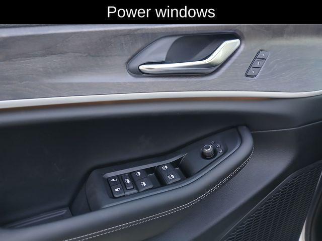 new 2025 Jeep Grand Cherokee car, priced at $49,371