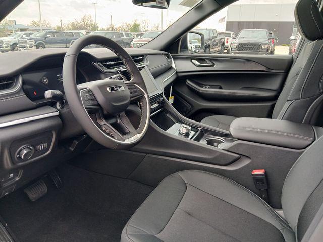 new 2026 Jeep Grand Cherokee car, priced at $41,069