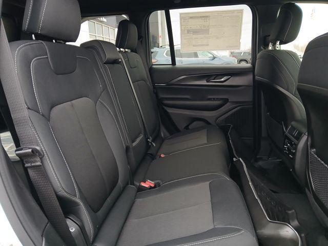 new 2026 Jeep Grand Cherokee car, priced at $40,905