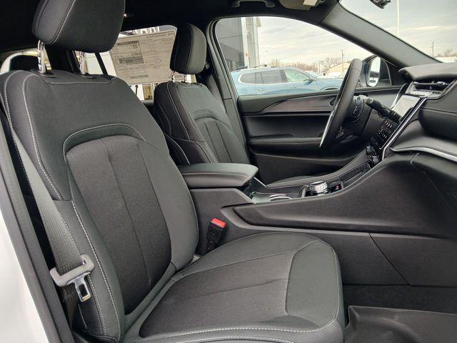 new 2026 Jeep Grand Cherokee car, priced at $40,905