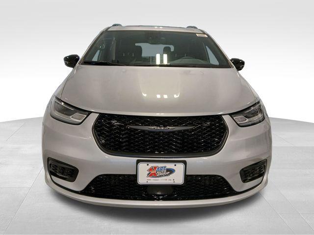 new 2026 Chrysler Pacifica car, priced at $54,238