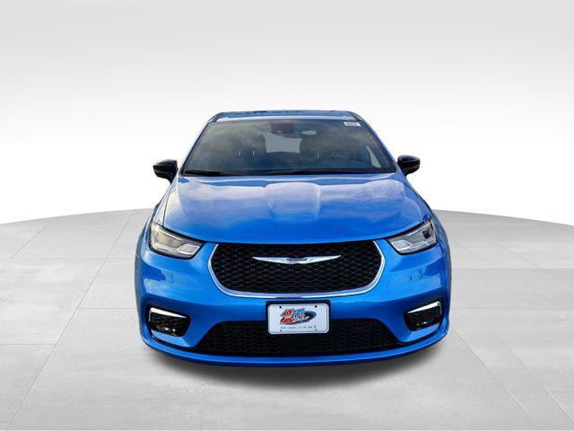 new 2026 Chrysler Pacifica car, priced at $43,447