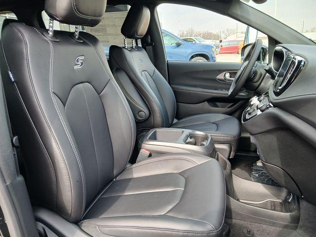 new 2026 Chrysler Pacifica car, priced at $49,706