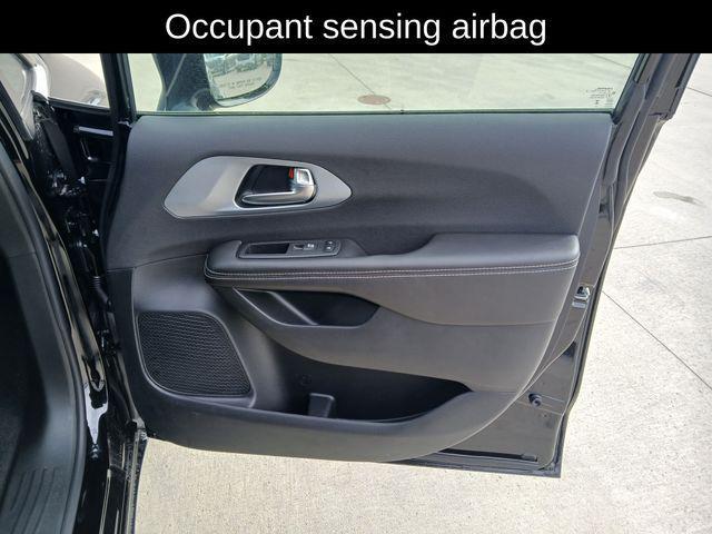 new 2026 Chrysler Pacifica car, priced at $51,087