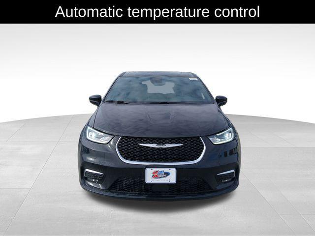 new 2026 Chrysler Pacifica car, priced at $51,087