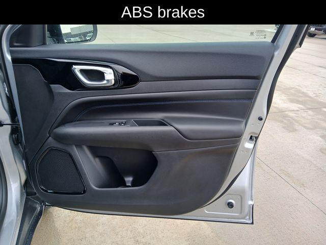 new 2026 Jeep Compass car, priced at $32,452