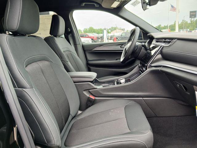 new 2026 Jeep Grand Cherokee car, priced at $39,005