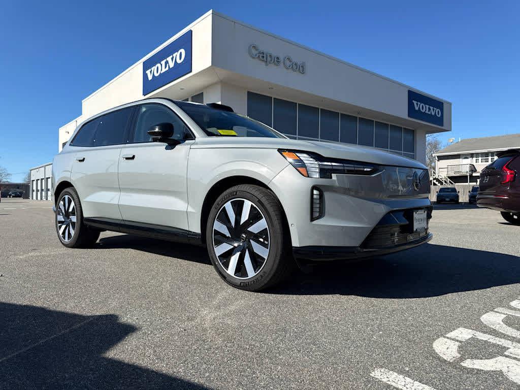 new 2026 Volvo EX90 car, priced at $84,184