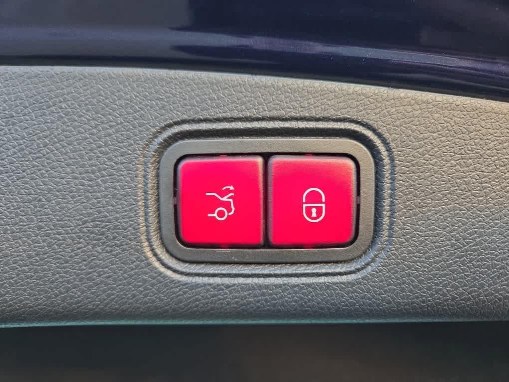 used 2020 Mercedes-Benz E-Class car, priced at $27,300