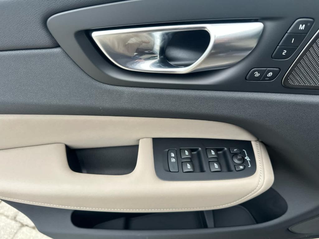 new 2026 Volvo XC60 car, priced at $58,954