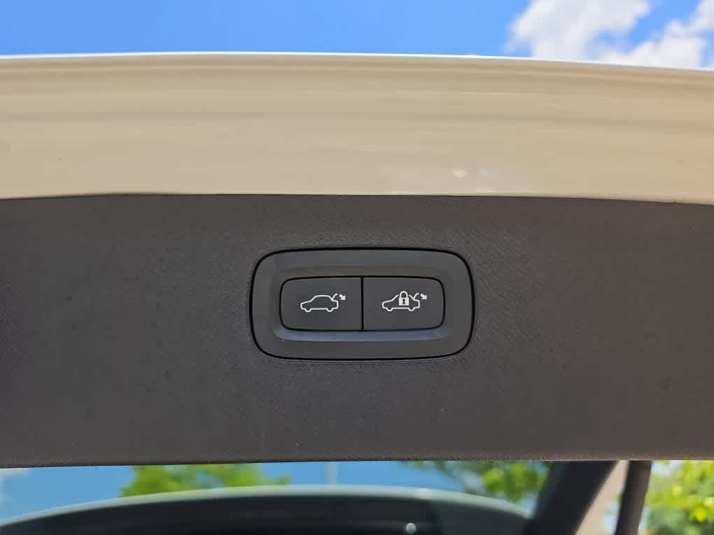 used 2023 Volvo XC90 car, priced at $38,094