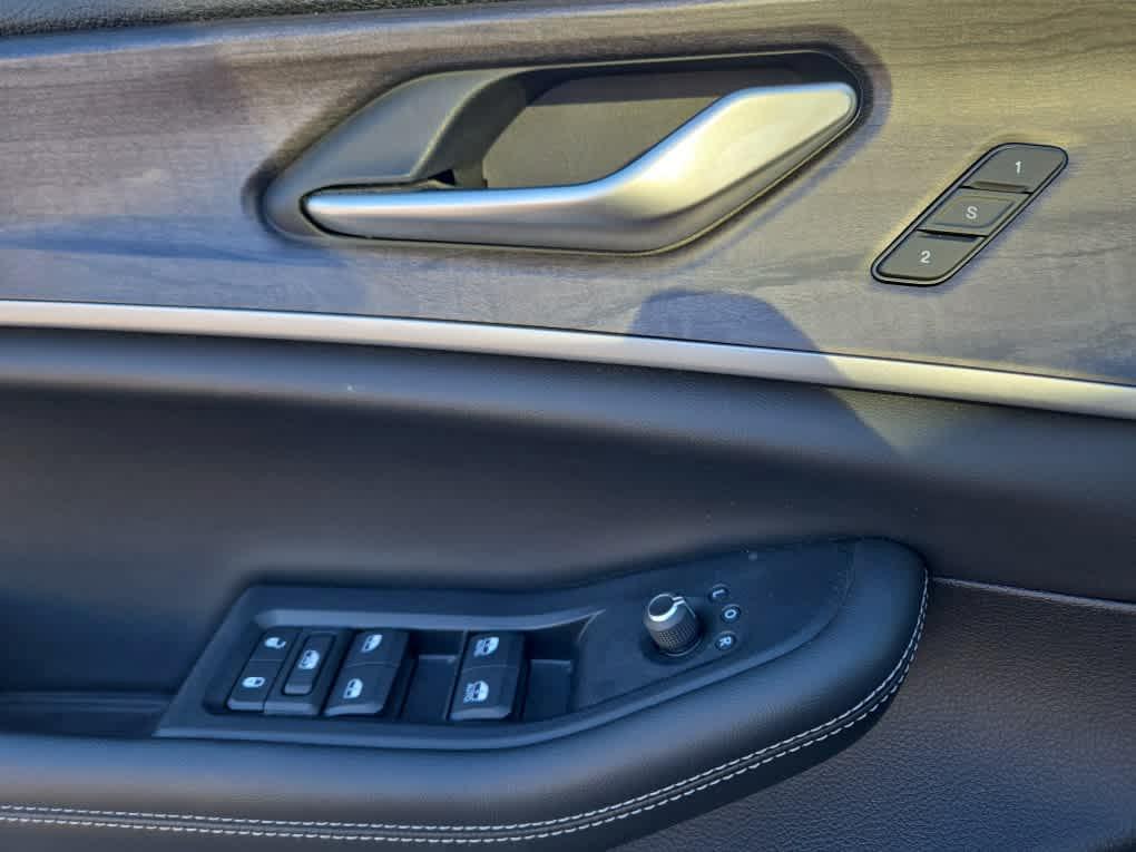 used 2022 Jeep Grand Cherokee 4xe car, priced at $25,900