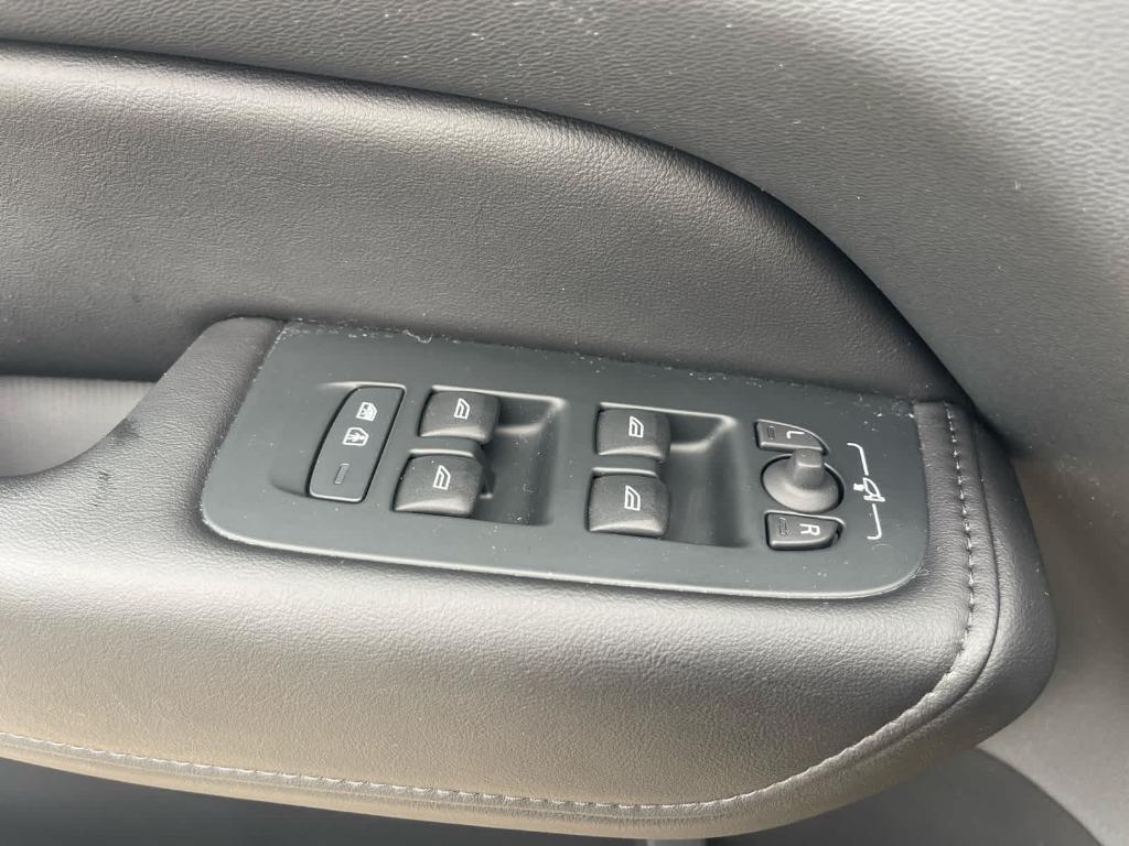 used 2023 Volvo XC60 car, priced at $32,600