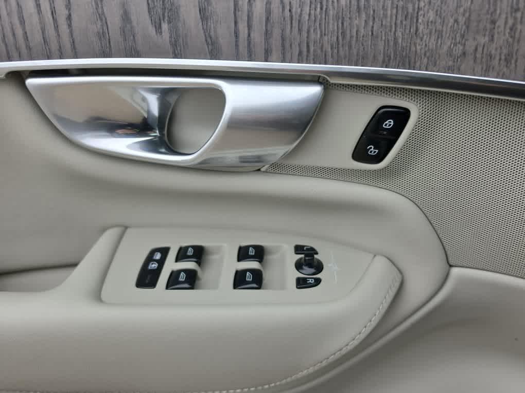 used 2023 Volvo XC90 car, priced at $39,600