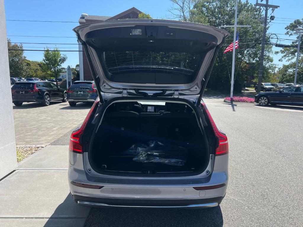 new 2026 Volvo V60 Cross Country car