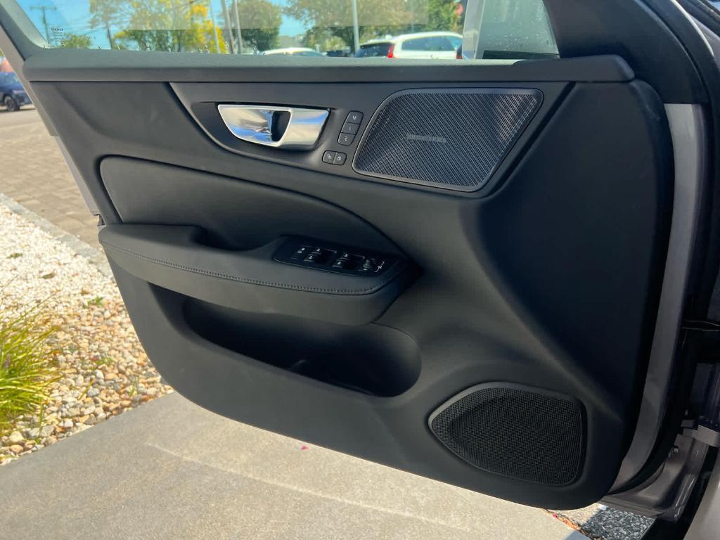 new 2026 Volvo V60 Cross Country car