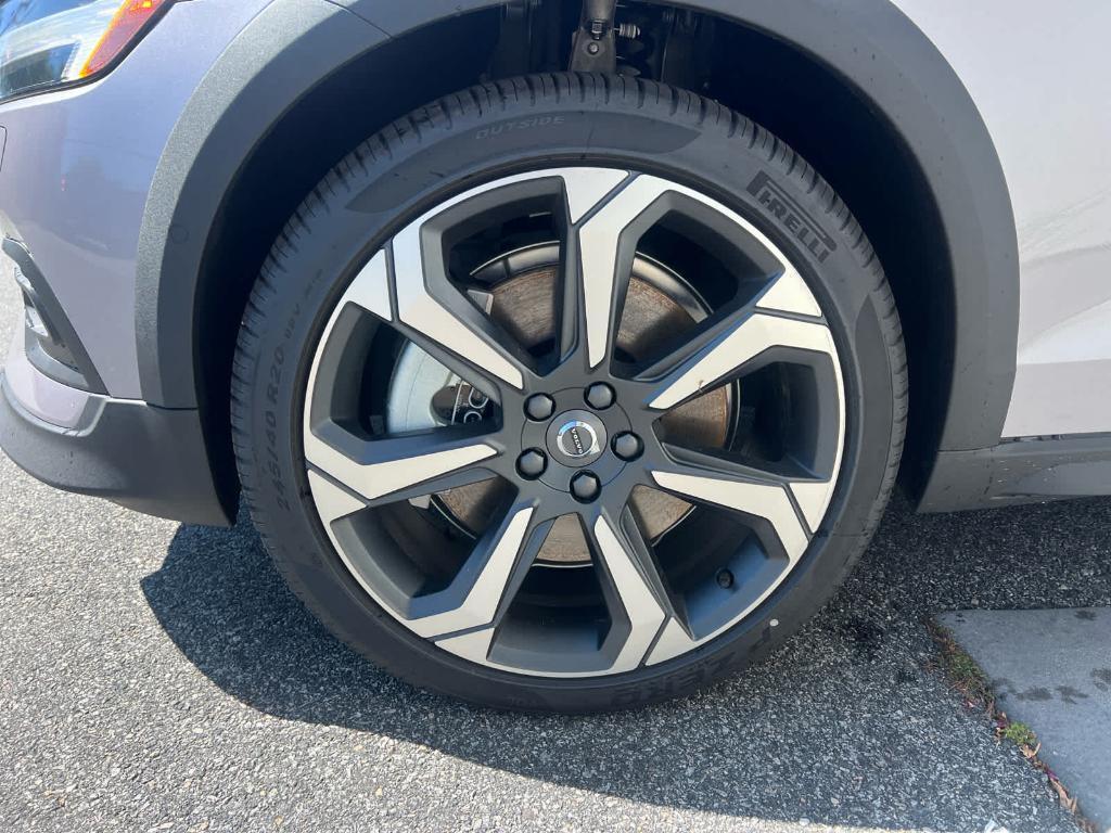 new 2026 Volvo V60 Cross Country car