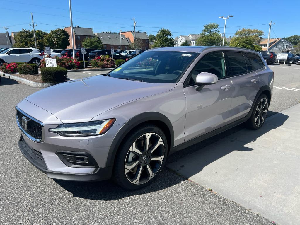 new 2026 Volvo V60 Cross Country car