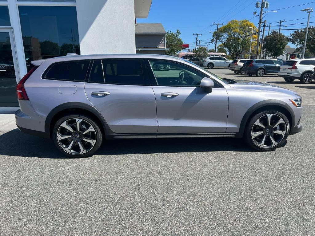 new 2026 Volvo V60 Cross Country car