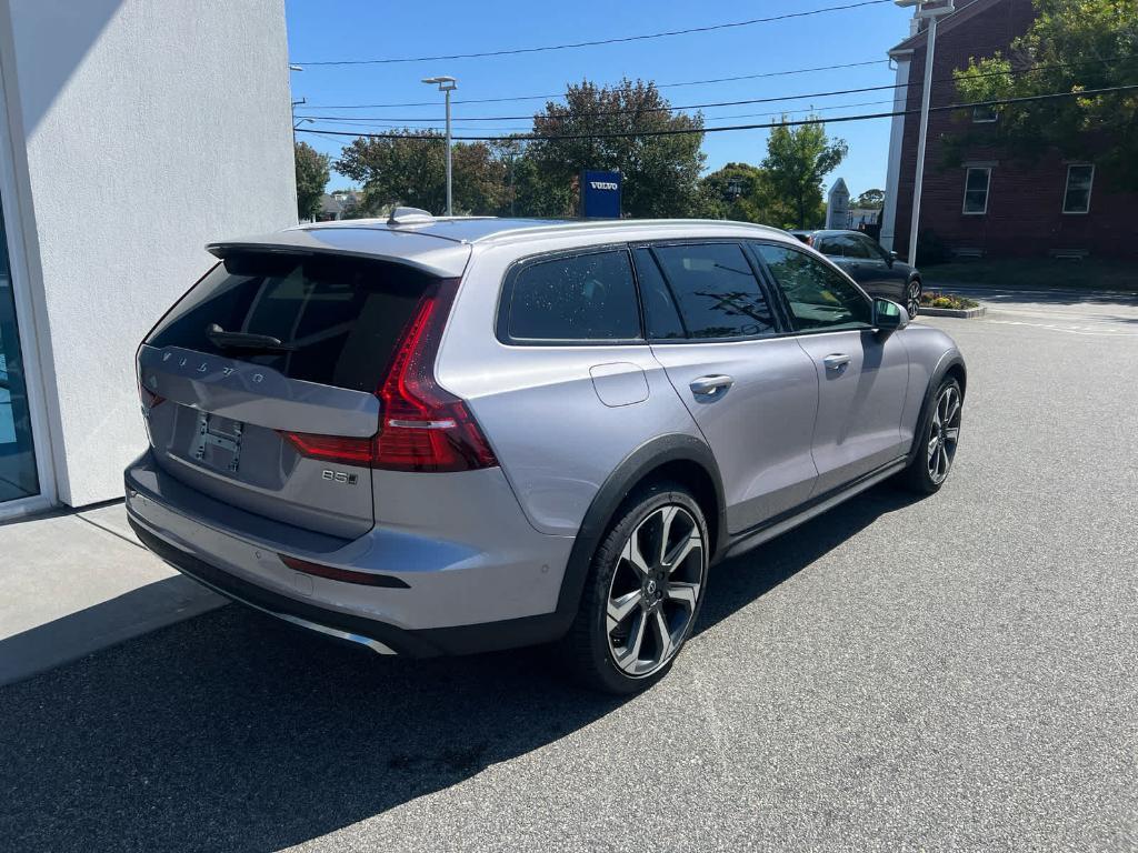 new 2026 Volvo V60 Cross Country car