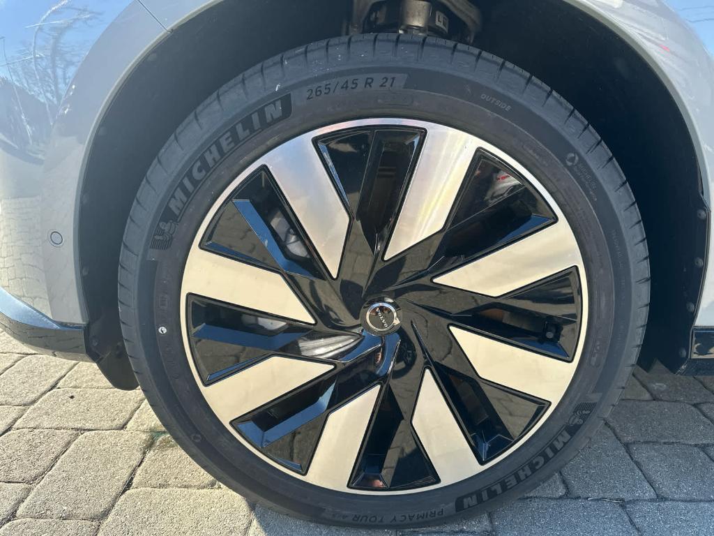 new 2025 Volvo EX90 car, priced at $78,569